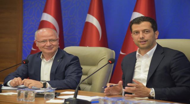 İsmail Kaya, Ak Parti Bursa İl Teşkilatını ziyaret etti