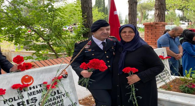 Osmaniye'de şehitliklerde hüzünlü bayram