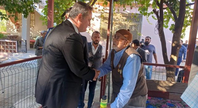 Düziçi Belediye Başkanı Alper Öner'den Kore Gazisi Osman Cihangir'e ziyaret