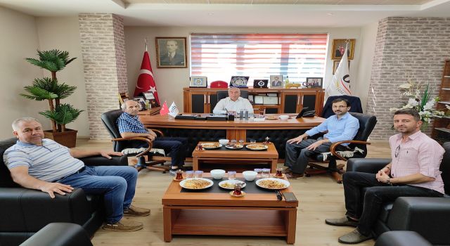 Osmaniyeli Gazetecilerden Ticaret Borsası Başkanı Sait Çenet'e Hayırlı olsun ziyareti