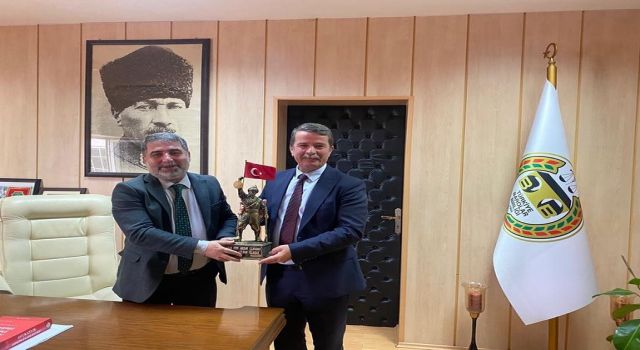 Türkoğlu Belediye Başkanı Okumuş, Baro Başkanı Karakoç'u ziyaret etti