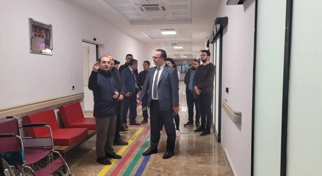Kaymakam Selimoğlu ve İl Sağlık Müdürü Ahmet Kara, Toprakkale Entegre Hastanesini ziyaret etti