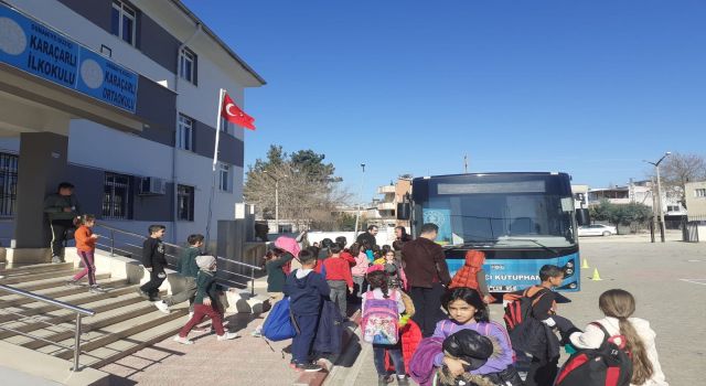 Gezici kütüphane Osmaniye'nin köy yollarında