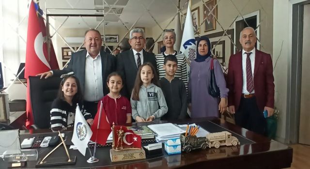 Kadirli Belediye Başkanı Tarhan, koltuğunu Ayşe Lina Kürtül’e devretti