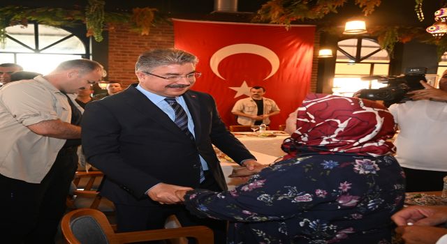 Osmaniye'de Şehit Aileleri ve Gaziler onuruna yemek programı düzenlendi
