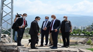 Kadir Kara, Adana'da ki yayla evinden Japon heyeti ile görüşmek için Osmaniye'ye geldi...