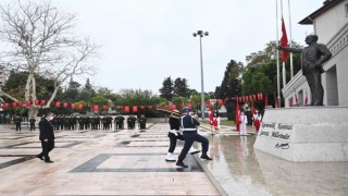 Osmaniye'de Cumhuriyet Bayramı etkinlikleri Atatürk Anıtına çelenk sunulması ile başladı