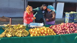 CHP Osmaniye Milletvekili A. Adayı Seher Karaman'dan Cuma pazarı ziyareti
