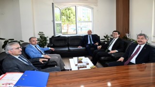 Vali Yılmaz, Kadirli Adli Yargı Adalet Komisyonu Başkanı Hamza Türker'i ziyaret etti