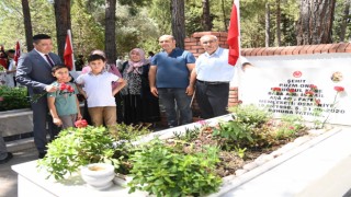 OKÜ Rektörü Uzun, Osmaniye Şehitliğini ziyaret etti