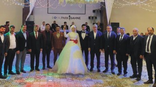MHP Adayı İbrahim Çenet, nikah şahidi oldu